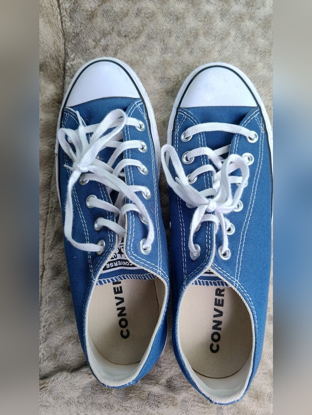 Converse Women's 9 Low-Top Canvas Sneakers in Blue w Higher Whitewall Bottoms
